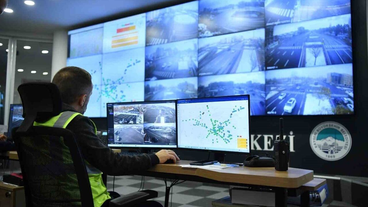 Başkan Büyükkılıç’tan ulaşımda 171 milyon TL’lik ‘akıllı’ yatırım