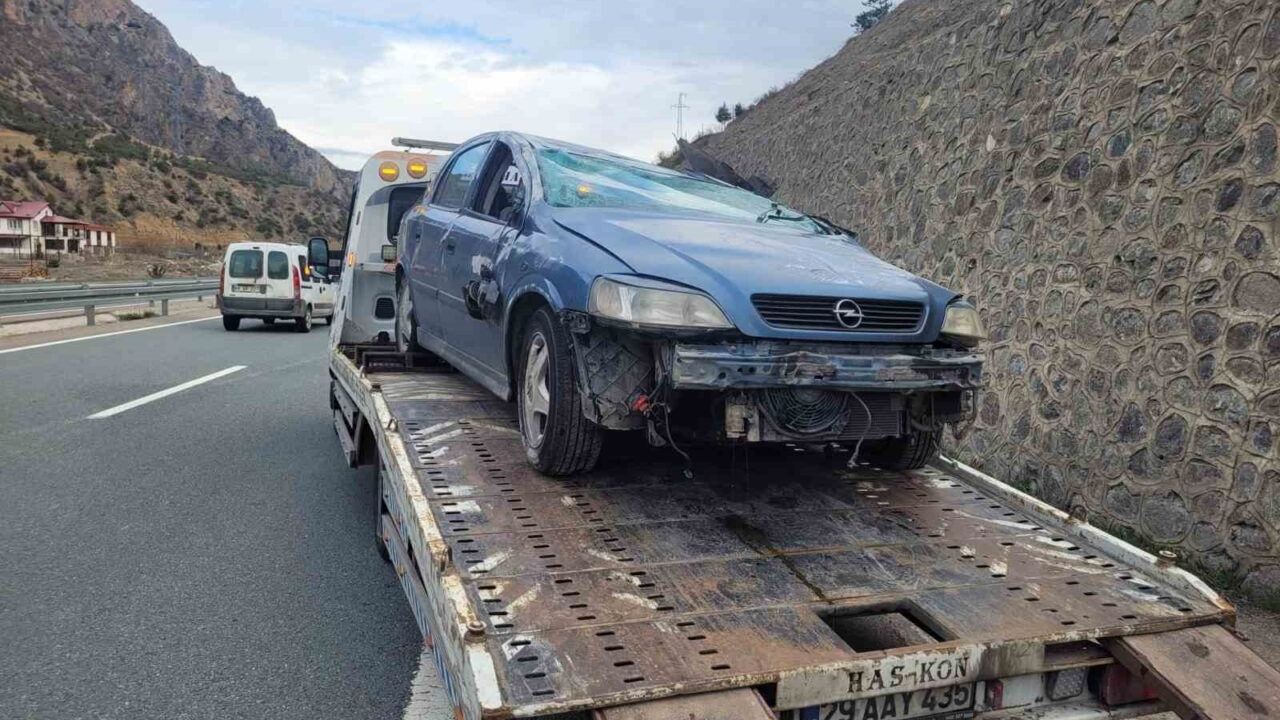 Gümüşhane’de ters dönen otomobilin sürücüsü yaralandı