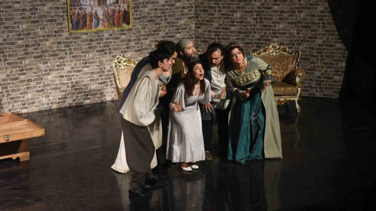 Öğrencilerinden unutulmaz performans