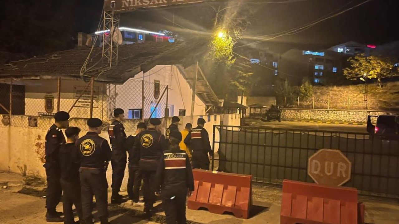 Niksar’da Hırsızlık Yapan 3 Kişi Yakalandı