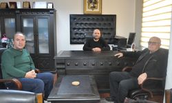 İş insanı Ulaşlı’dan Tokat Hürsöz ve Tokat Sesimiz Gazetesine ziyaret