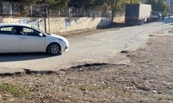 Tokat’ta çukurlu yol trafiği zorluyor