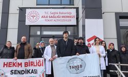 Aile Hekimleri Ücret Kesintilerini Protesto Etti