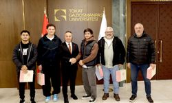Uluslararası Yaşar Doğu Güreş Turnuvası’nda Dereceye Giren Öğrencilerden Rektör Yılmaz’a Ziyaret