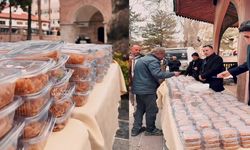 Tokat Belediyesi Deprem Şehitleri İçin Helva Dağıttı
