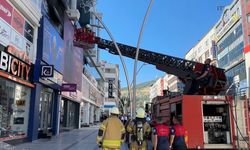 İş merkezindeki yangın büyümeden söndürüldü.