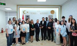 14 Ülkeden Gelen Yunus Emre Enstitüsü Öğrencilerinden Vali Abdullah Köklü'ye Ziyaret