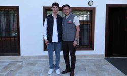 Kendi sesiyle karşılaşan başkan Yazıcıoğlu kahkahalara boğuldu