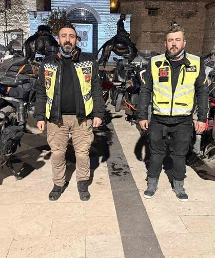 Atalarının develerle gittiği umre yolculuğunu onlar motosikletleri ile yaptı