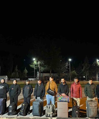 Durdurulan otobüste 11 kaçak göçmen yakalandı