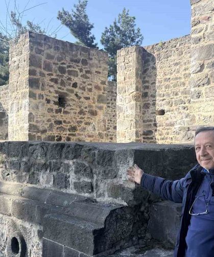 Niksar Kalesi zamana meydan okuyor