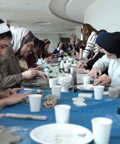 Tokatlı kadınlar kil atöyesine girip hünerlerini sergiledi