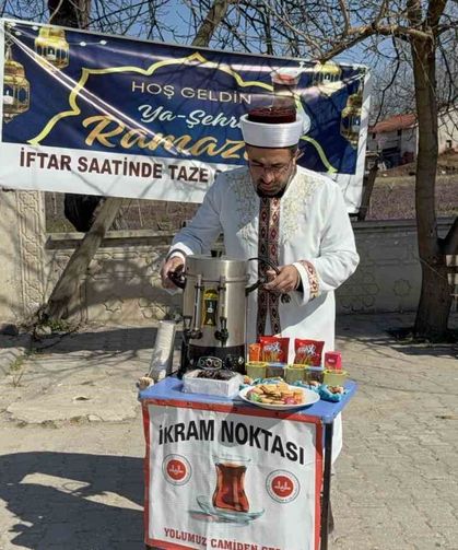 Tokat'ta iftara yetişme telaşı kazaya dönüşmesin diye 'ikram noktası' kuruldu