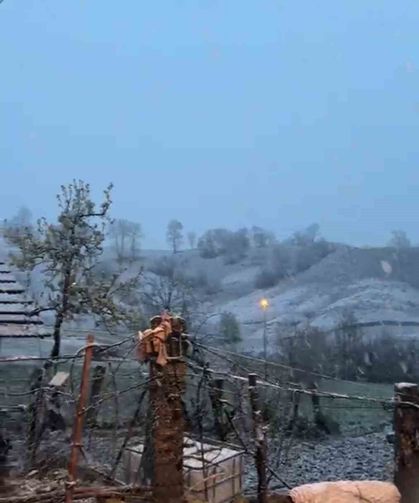 Tokat'ta bahar mevsiminde kar sürprizi