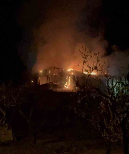 Tokat'ta çıkan yangında ev kullanılamaz hale geldi