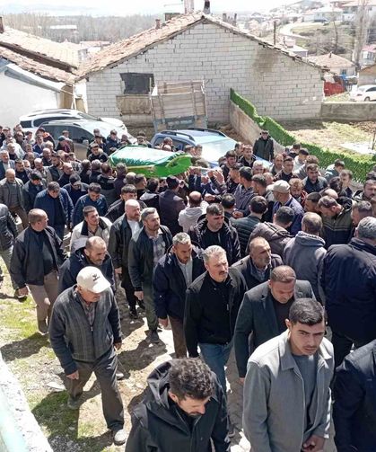 Traktörden düşerek hayatını kaybeden genç son yolculuğuna uğurlandı