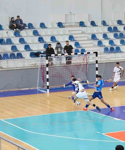 Üniversite takımları Tokat'ta salon futbolunda ter döktü