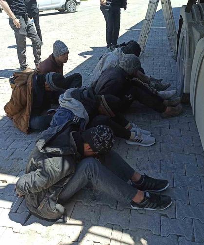 Erbaa'da konteyner yüklü tırda 7 kaçak göçmen yakalandı
