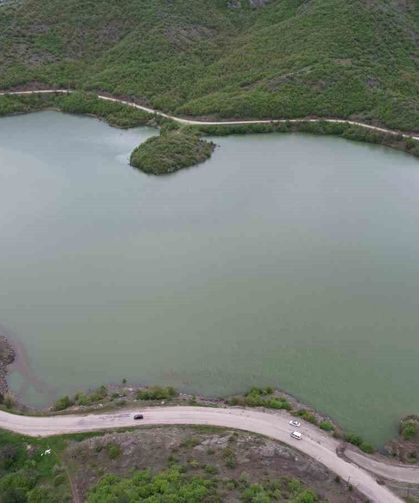Kuraklığı fırsata çevirmişlerdi: Baraj doldu, yol sular altında kaldı