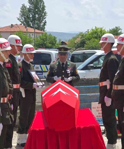 Şehidin Tokat'taki kabri ailesinin isteği üzerine İstanbul'a gönderildi