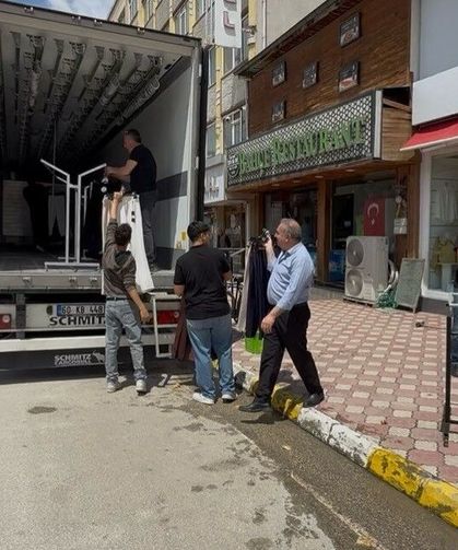 Turhal'da taşkın riskine karşı esnaf kepenk kapattı