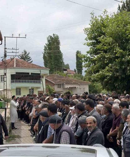 İş kazasında hayatını kaybeden genç işçi son yolculuğuna uğurlandı