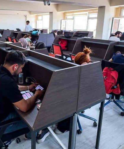 Sınav maratonundaki gençlere Turhal Belediyesi'nden modern çalışma merkezi