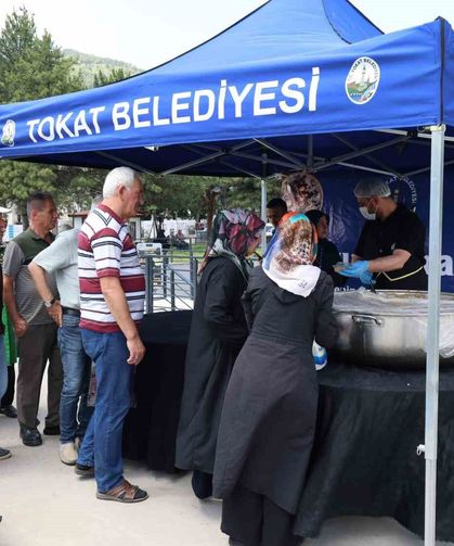 Tokat Belediyesi'nden 12 bin kişiye aşure ikramı