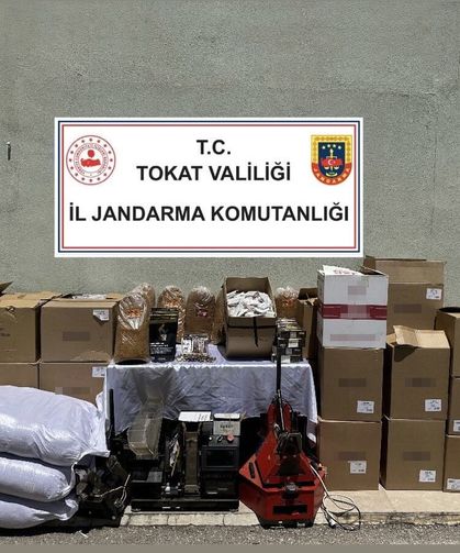 Tokat'ta kaçak tütün operasyonu: 4 gözaltı