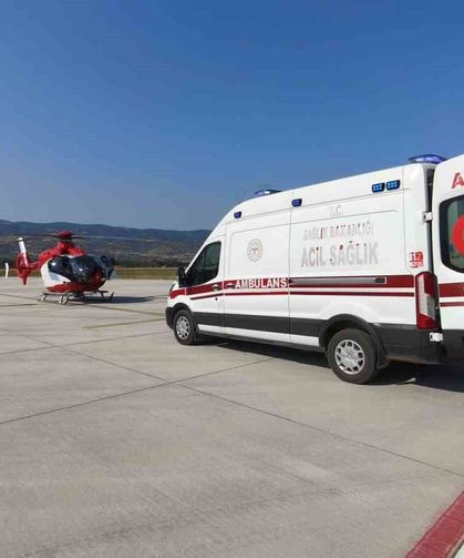 Tokat'ta kafa travması geçiren çocuk, helikopter ambulansla Ankara'ya sevk edildi