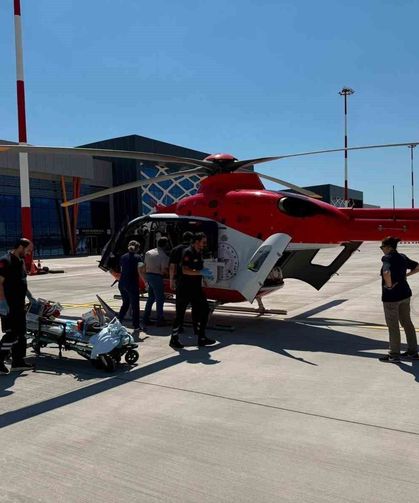 4 aylık bebek hava ambulansı ile İstanbul'a sevk edildi