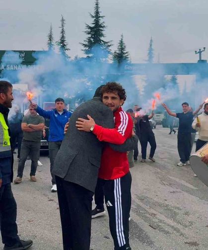 Akdeniz Oyunları şampiyonu Ahmet Duman memleketinde coşkuyla karşılandı