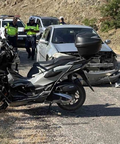 Alçılı koluyla kullandığı motosikletle kaza yaptı