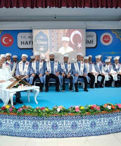 Almus'ta 41 hafız icazet belgelerini aldı
