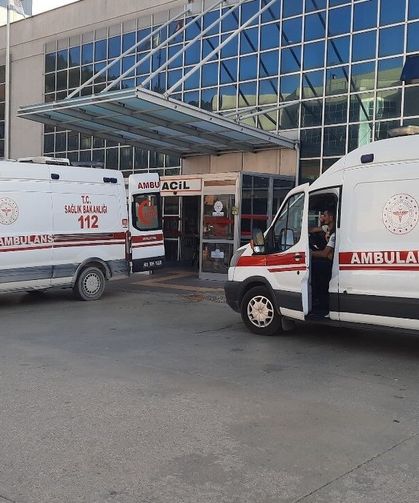 Durdurduğu otomobile kurşun yağdırdı, 1'i ağır 3 yaralı
