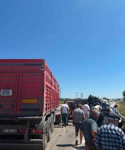 Tır ile traktör çarpıştı: 1 yaralı