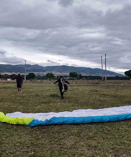 Turhal'da yamaç paraşütü eğitimini tamamlayan 15 kursiyer P2 lisansı almaya hak kazandı