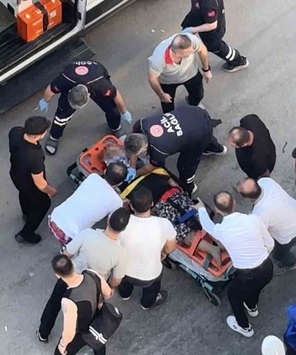 Yaya geçidinde otomobilin çarptığı kadın hayatını kaybetti: Kaza anı kamerada