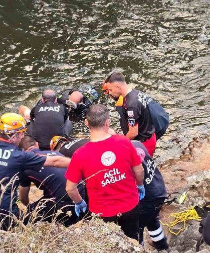 Serinlemek için şelaleye giren iki kardeş boğuldu