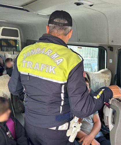 Tokat'ta jandarmadan okul servislerine sıkı denetim