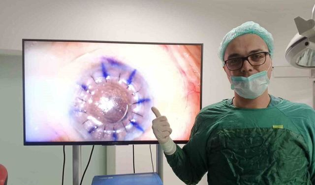 83 yaşındaki hastaya başarıyla kornea nakli yapıldı