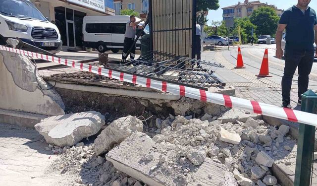 Ankara’da sürekli trafik kazalarının meydana geldiği cadde çevre sakinlerini tedirgin ediyor