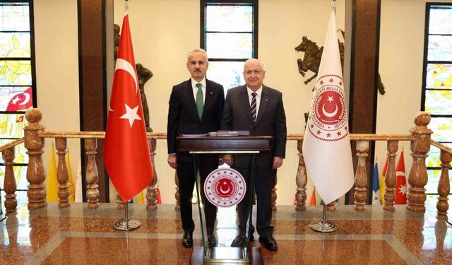 Bakan Güler, Ulaştırma ve Altyapı Bakanı Uraloğlu ile bir araya geldi