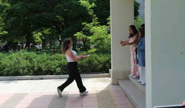 Eskişehir’de adayların bazıları AYT sınavına son anda yetişti