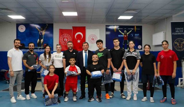 Kayseri’de haltercilere yeni ekipman desteği