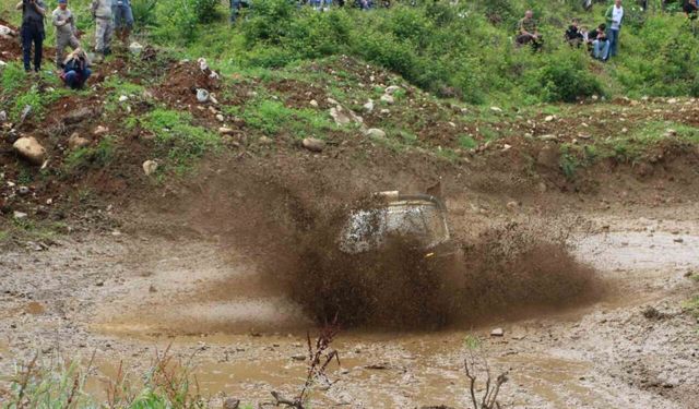 Rize’de Off-Road yarışları nefesleri kesti