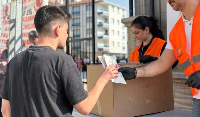 Sincan Belediyesi’nden YKS öncesi simit ve meyve suyu ikramı