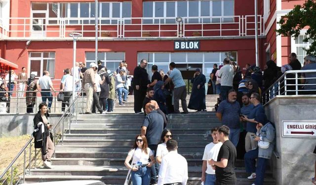 Üniversite sınavı için öğrenciler TYT’de ter döktü