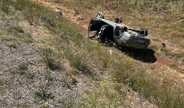 Otomobil şarampole uçtu, 1’i ağır 2 yaralı