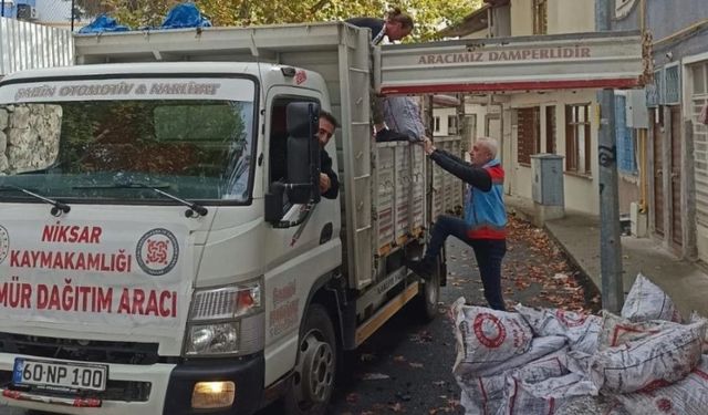 Niksar’da Kaymakam Perçi'nin Talimatıyla Kömür Yardımları Başladı